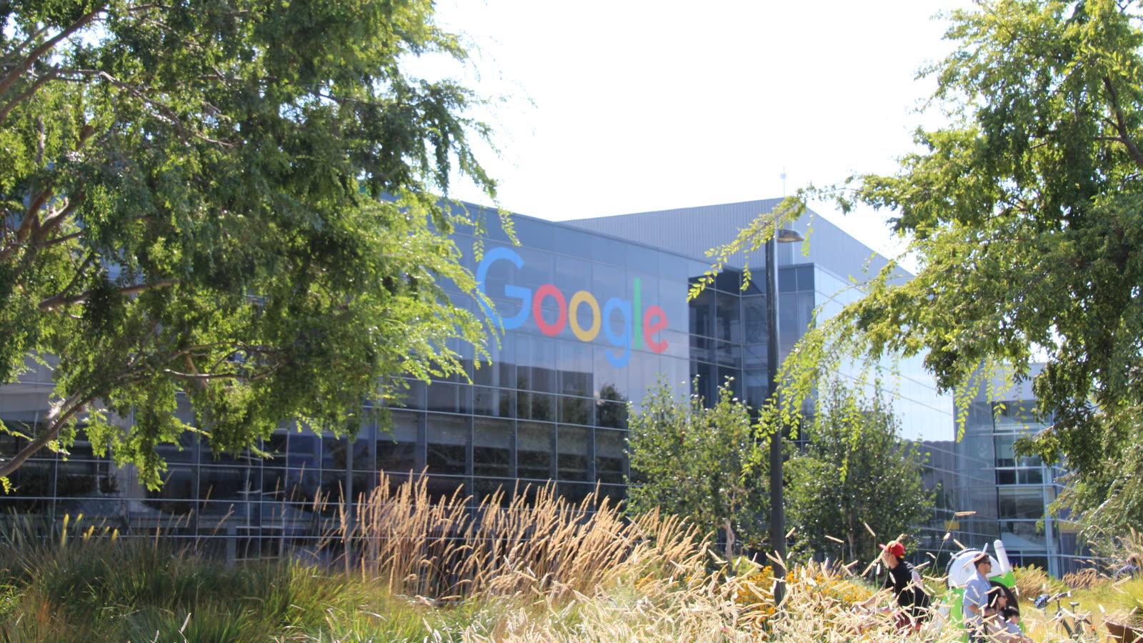 Fachada de la sede de Google en Mountain View, California (imagen de archivo)
