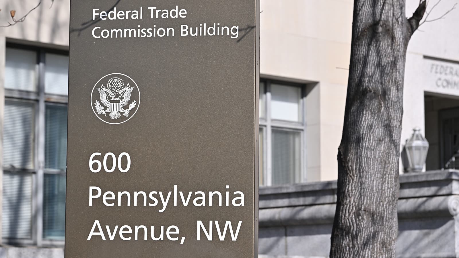 Rótulo de la sede de la Federal Trade Commission en Washington (imagen de archivo)